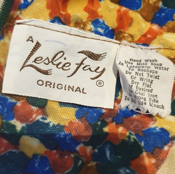 LESLIE FAY - Vintage 1970s Open Halter Neck maxi dress, Size AU S/M - Picture 5 of 9